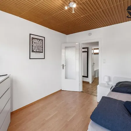 Monteur - Fuer Bis Zu 6 Personen In 63179 - Of04 오베르츠하우젠