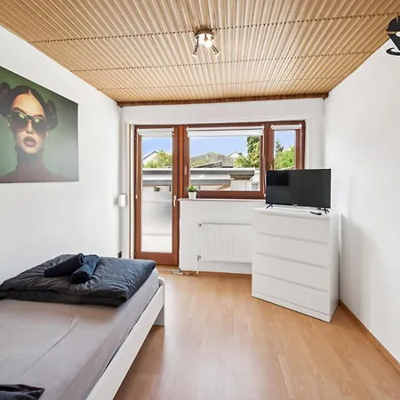 Monteur - Fuer Bis Zu 6 Personen In 63179 - Of04 * 오베르츠하우젠